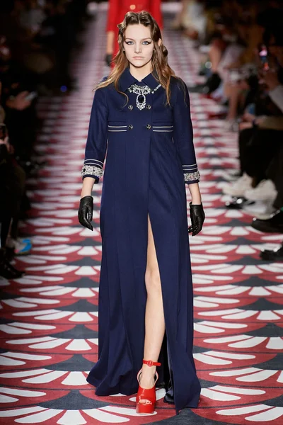 Look 49